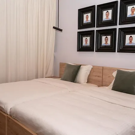 Limani Deluxe 3 Sarande